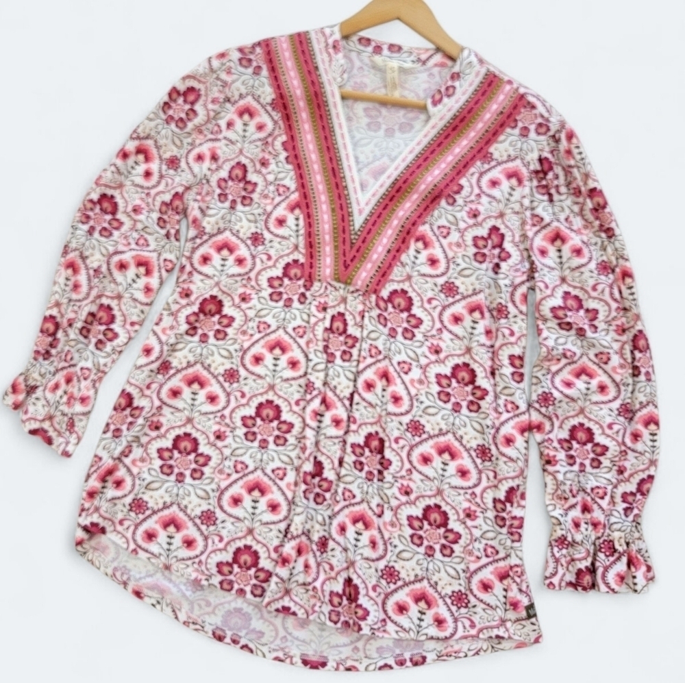Matilda Jane Floral print embroidered Neckline Tunic Top Size Small